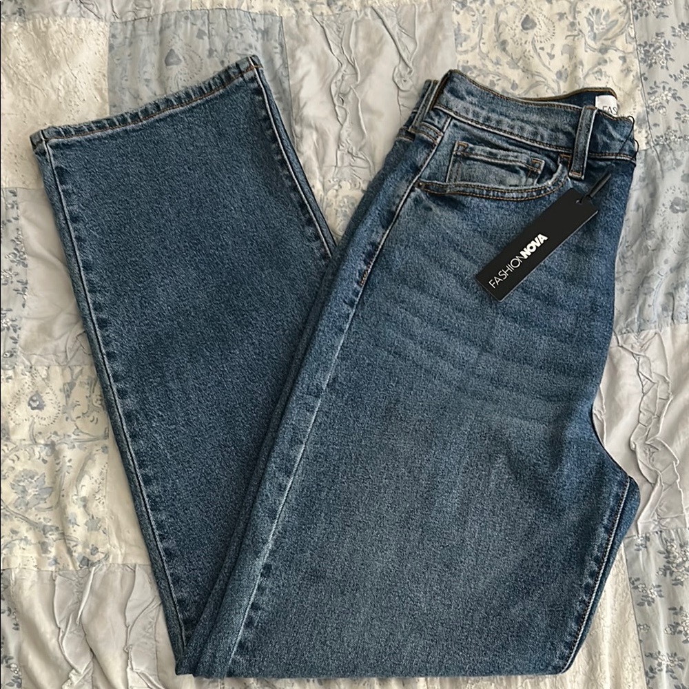NWT Fashion Nova Long Lost 90’s High Rise Straight Leg Jeans Medium Wash Size 9